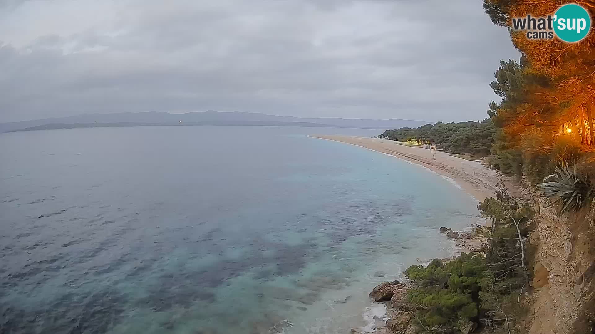Web kamera Bol Zlatni Rat – Pogled uživo s otoka Brača