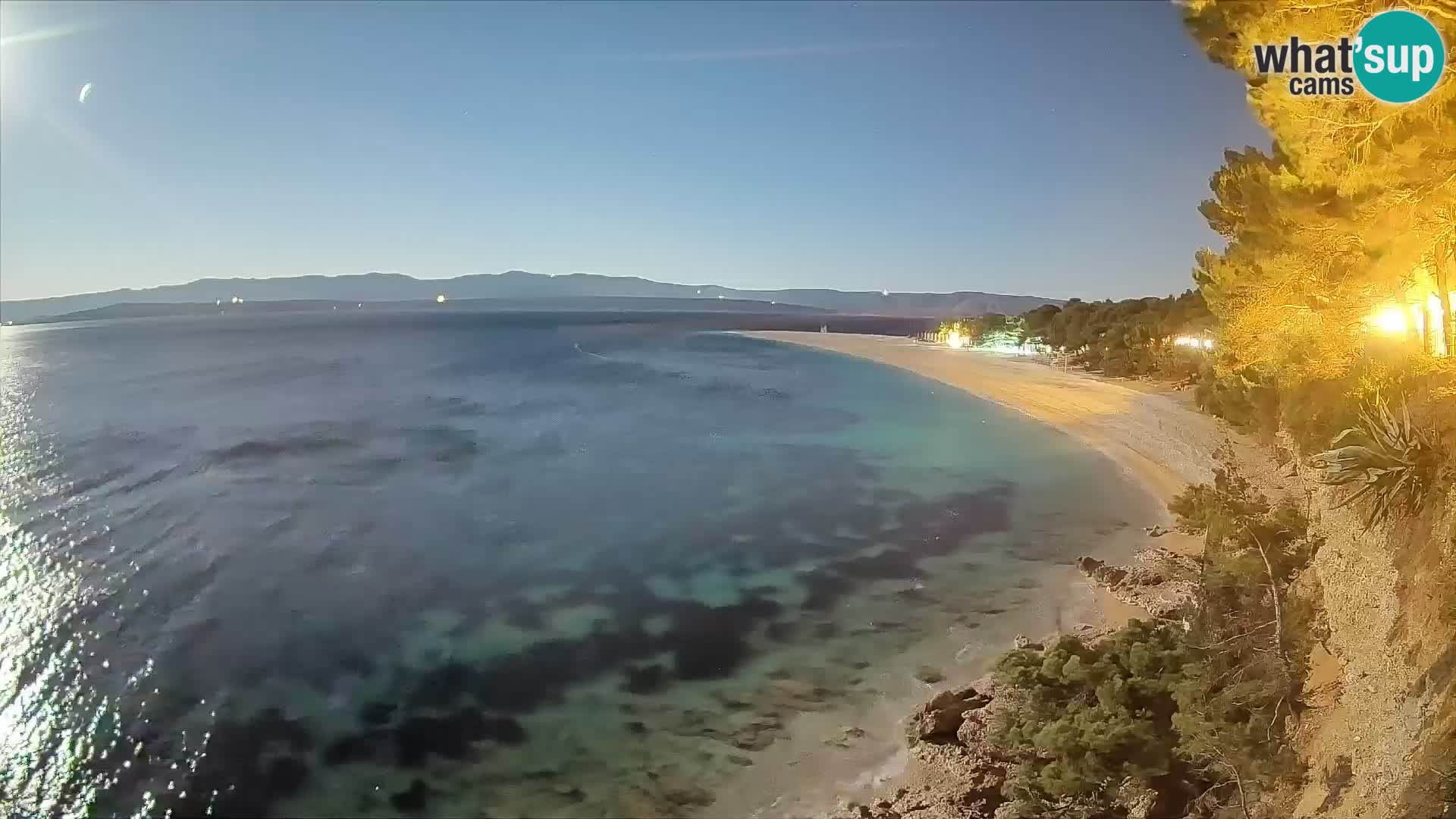 Web kamera Bol Zlatni Rat – Pogled uživo s otoka Brača