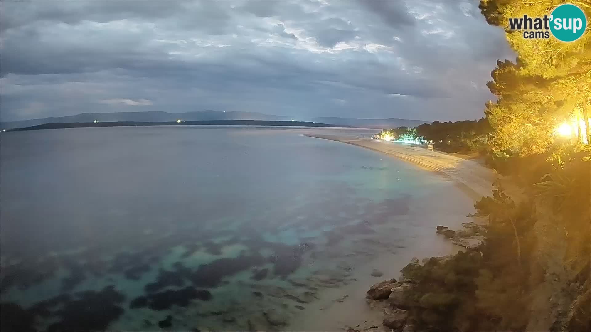 Spletna kamera Bol Zlatni Rat – Pogled v živo z otoka Brač