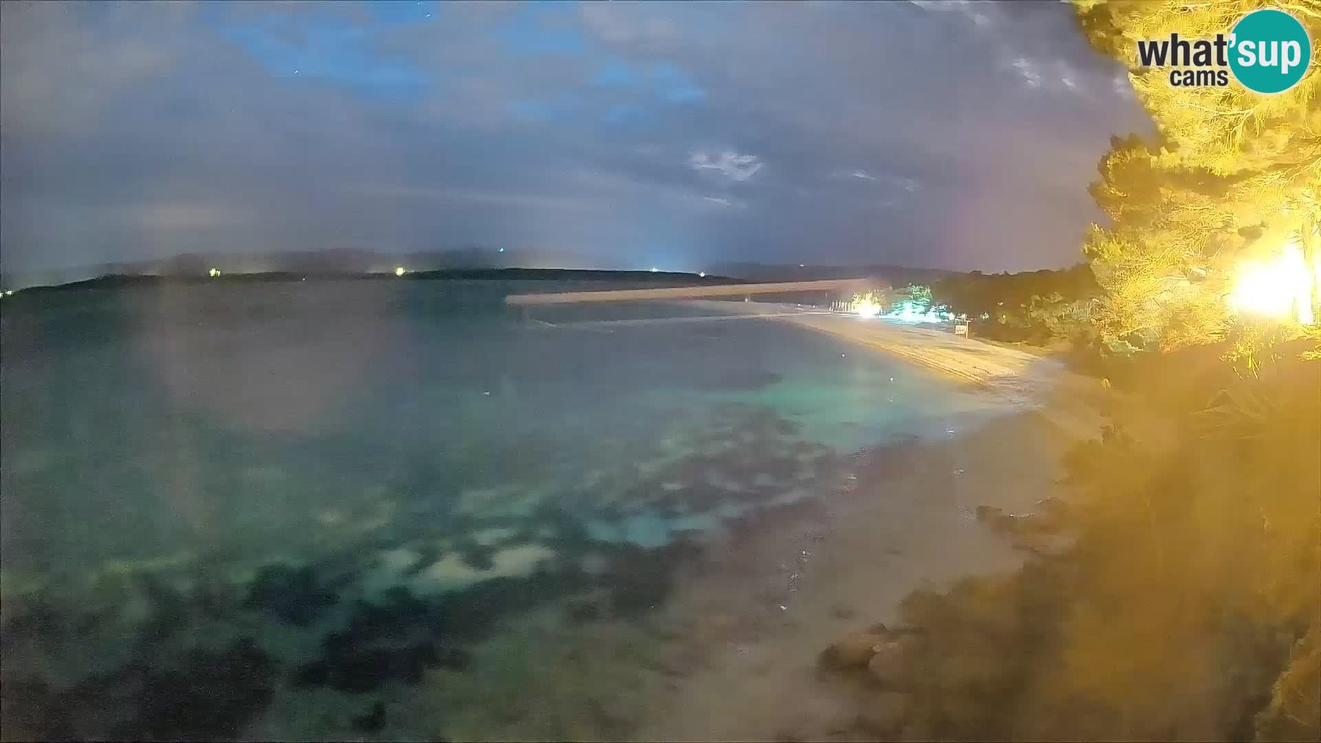 Spletna kamera Bol Zlatni Rat – Pogled v živo z otoka Brač