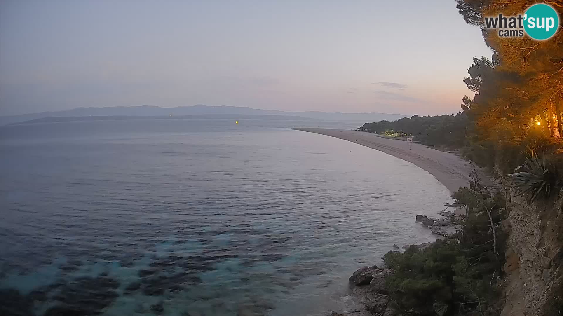Web kamera Bol Zlatni Rat – Pogled uživo s otoka Brača