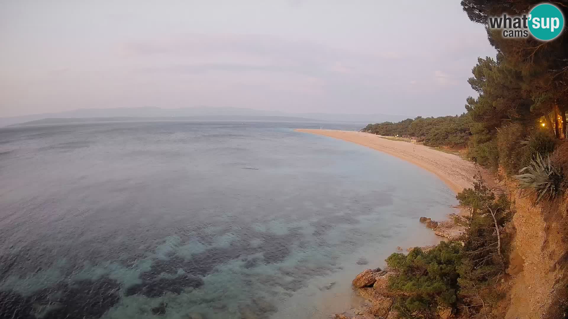 Spletna kamera Bol Zlatni Rat – Pogled v živo z otoka Brač