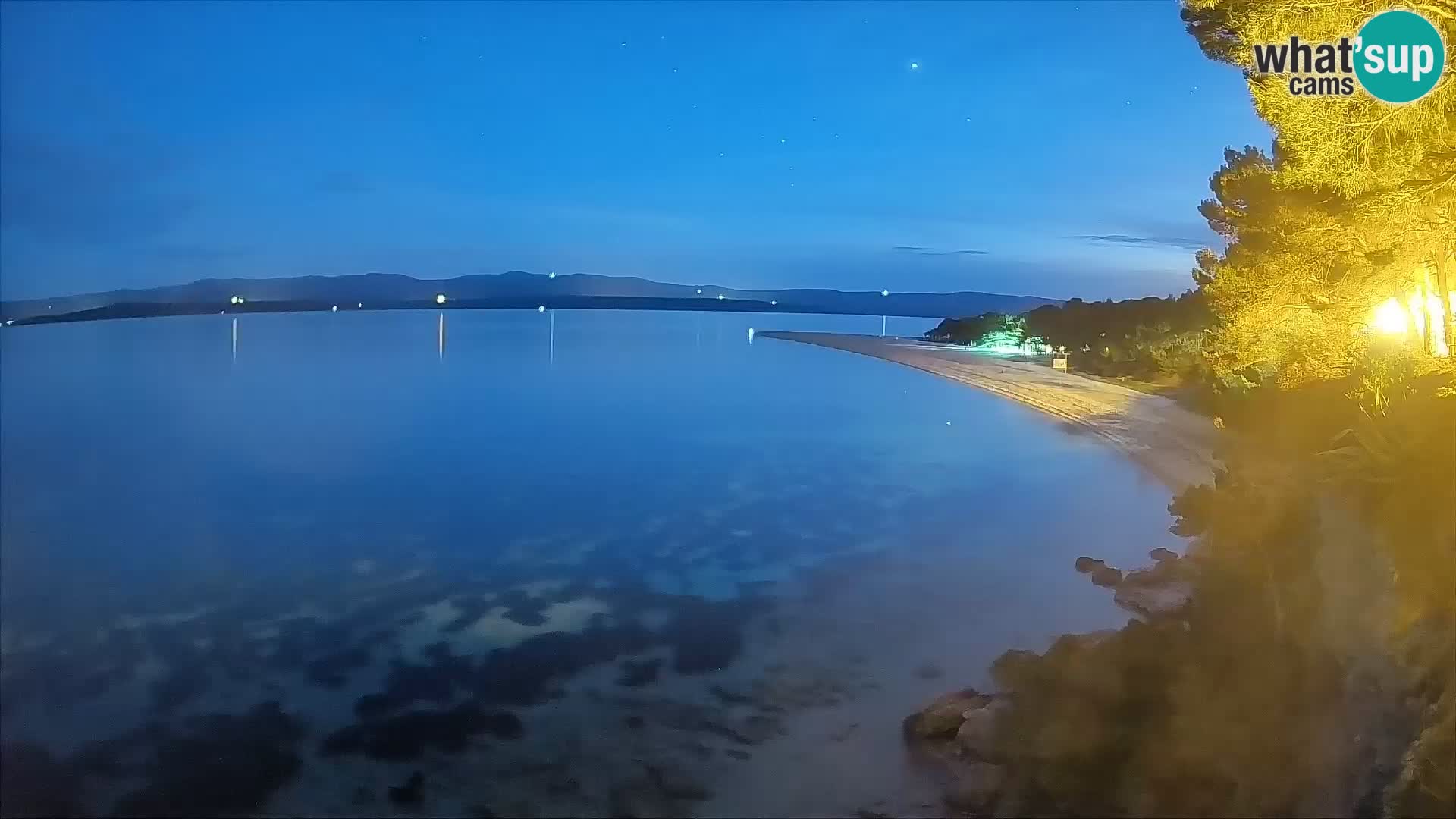 Web kamera Bol Zlatni Rat – Pogled uživo s otoka Brača