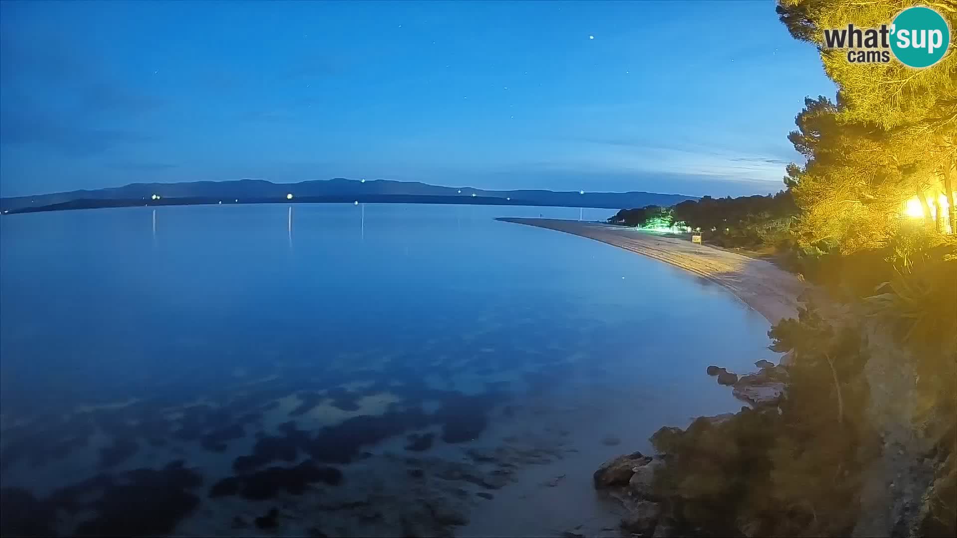 Spletna kamera Bol Zlatni Rat – Pogled v živo z otoka Brač