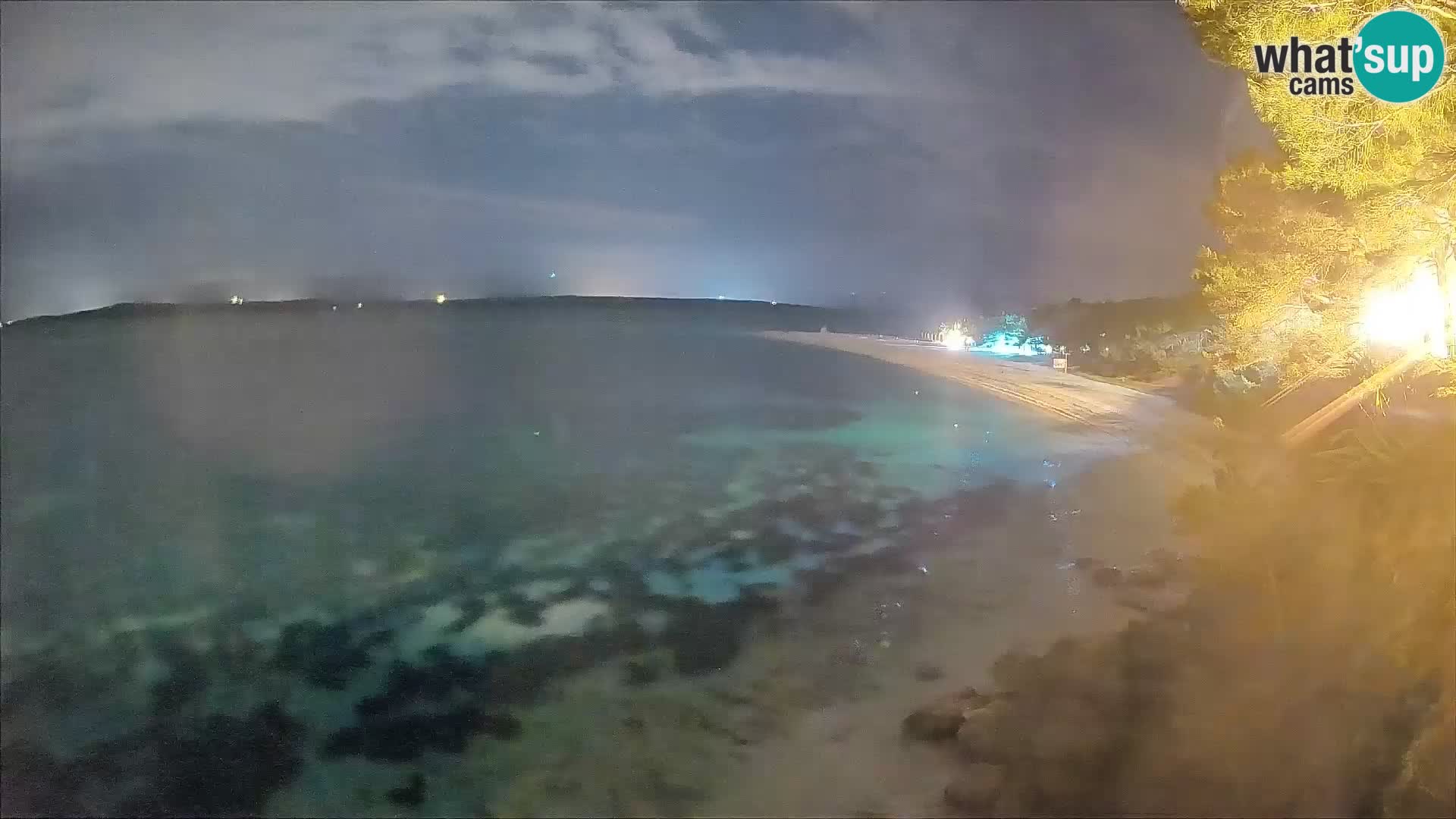 Web kamera Bol Zlatni Rat – Pogled uživo s otoka Brača