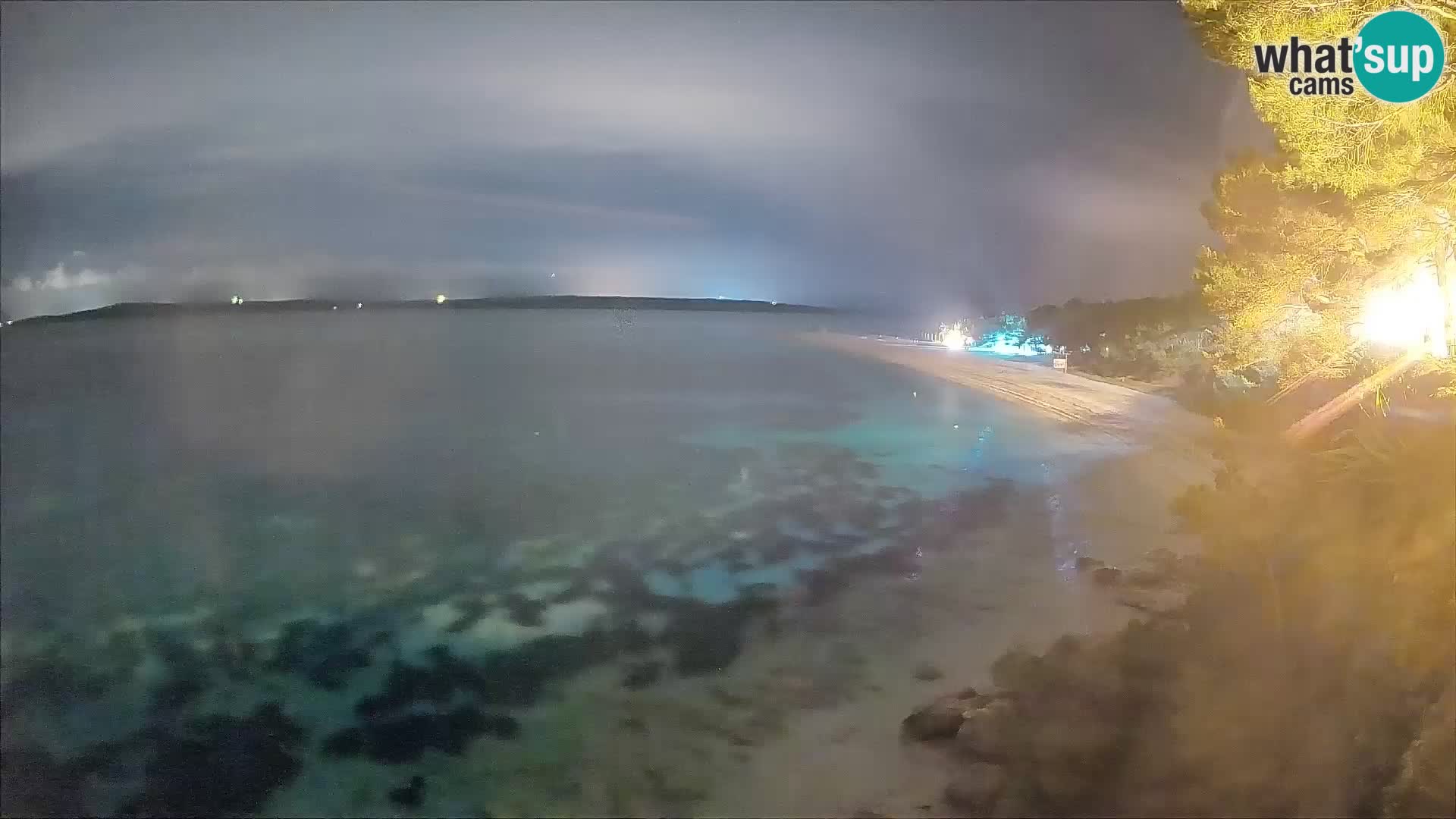 Spletna kamera Bol Zlatni Rat – Pogled v živo z otoka Brač