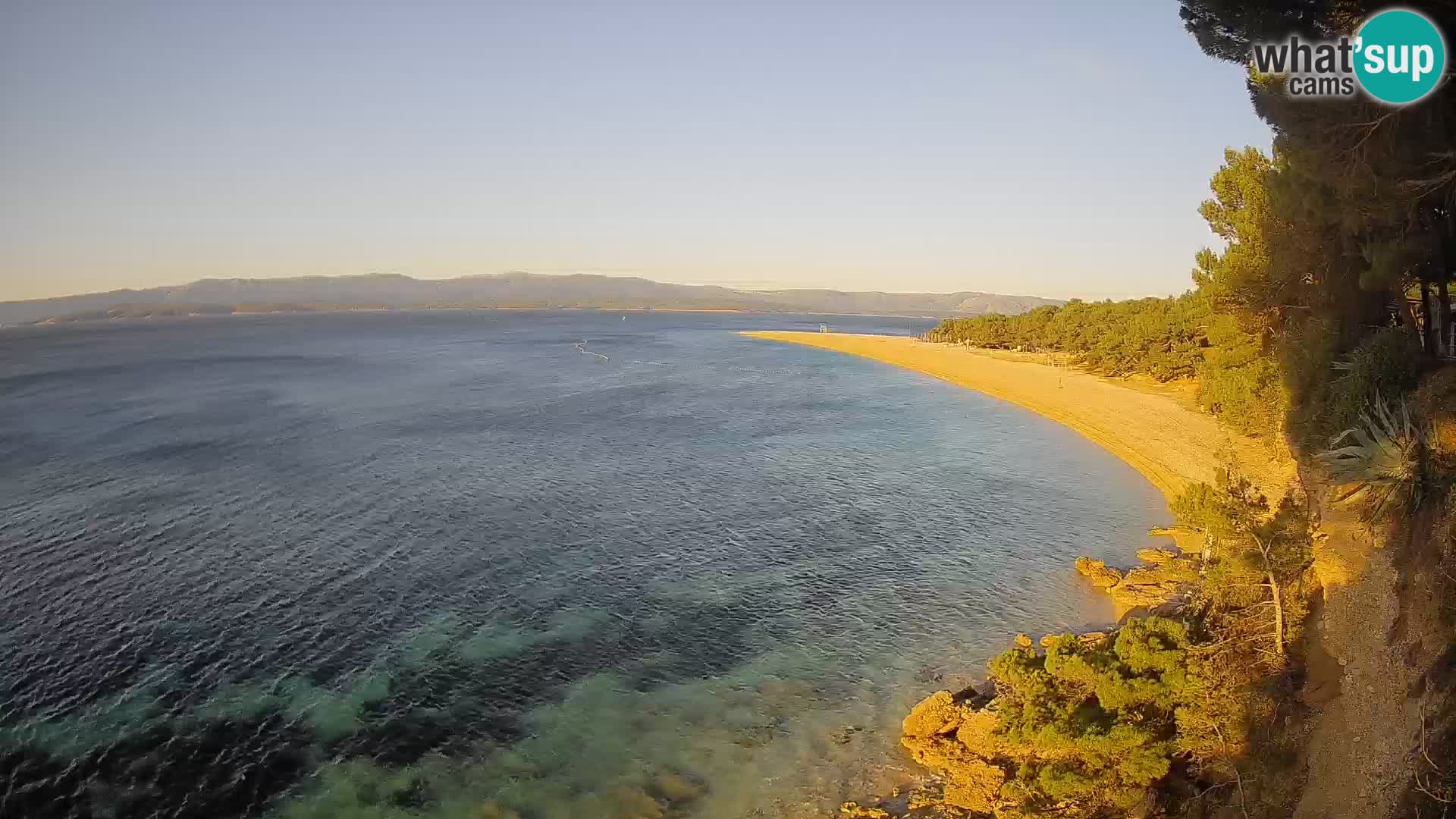 Web kamera Bol Zlatni Rat – Pogled uživo s otoka Brača