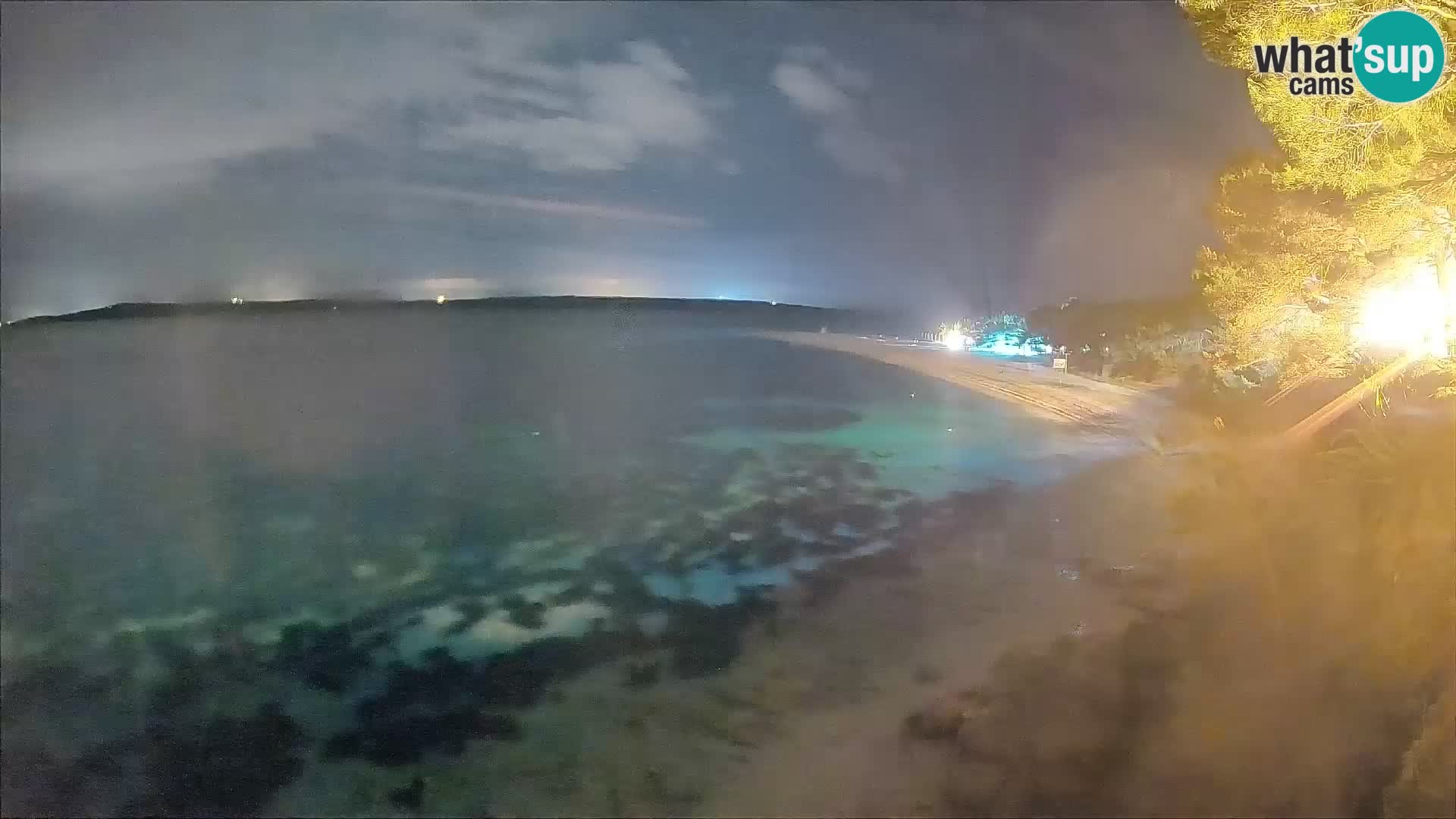 Web kamera Bol Zlatni Rat – Pogled uživo s otoka Brača