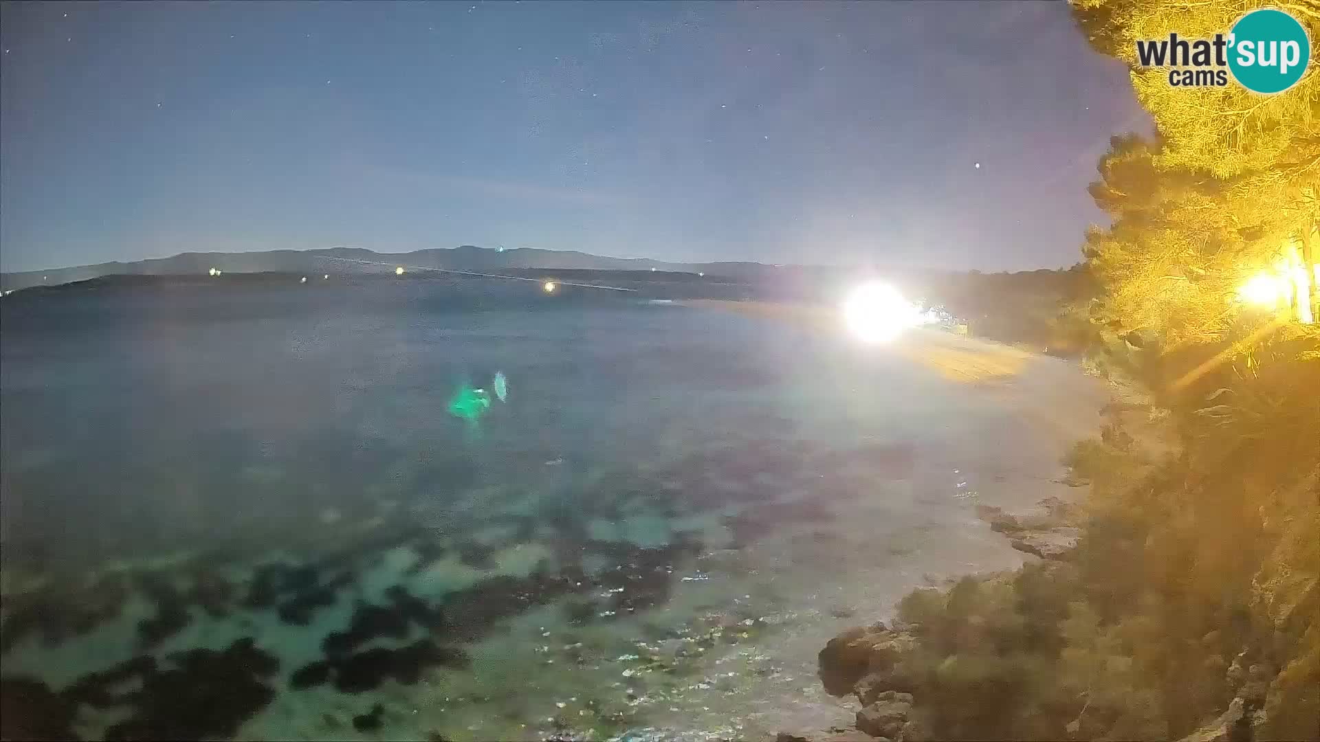Spletna kamera Bol Zlatni Rat – Pogled v živo z otoka Brač