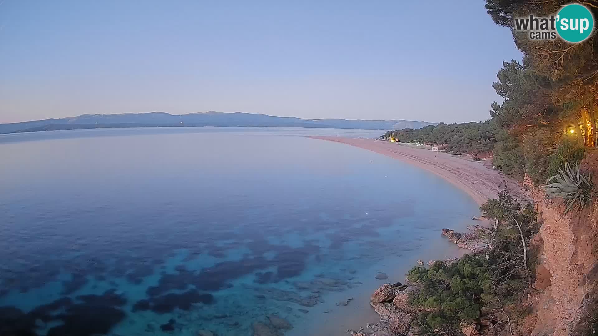 Web kamera Bol Zlatni Rat – Pogled uživo s otoka Brača