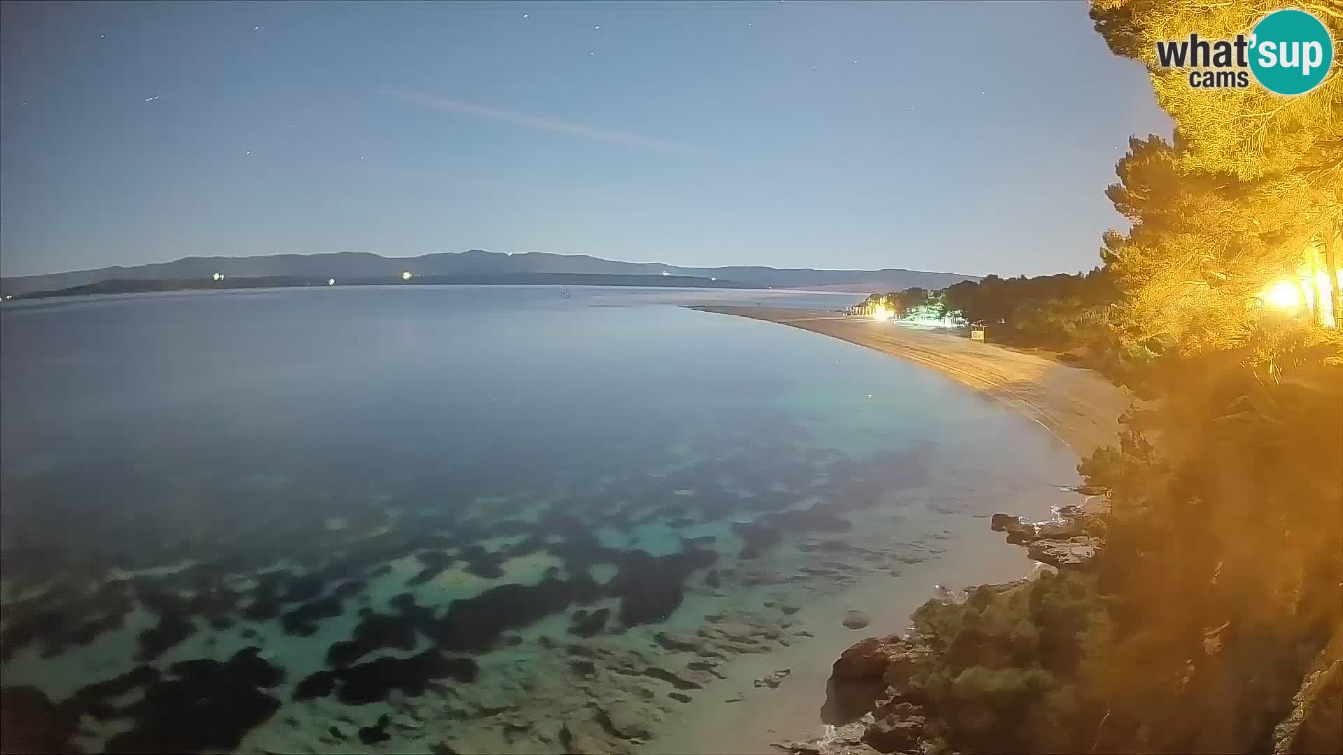 Spletna kamera Bol Zlatni Rat – Pogled v živo z otoka Brač