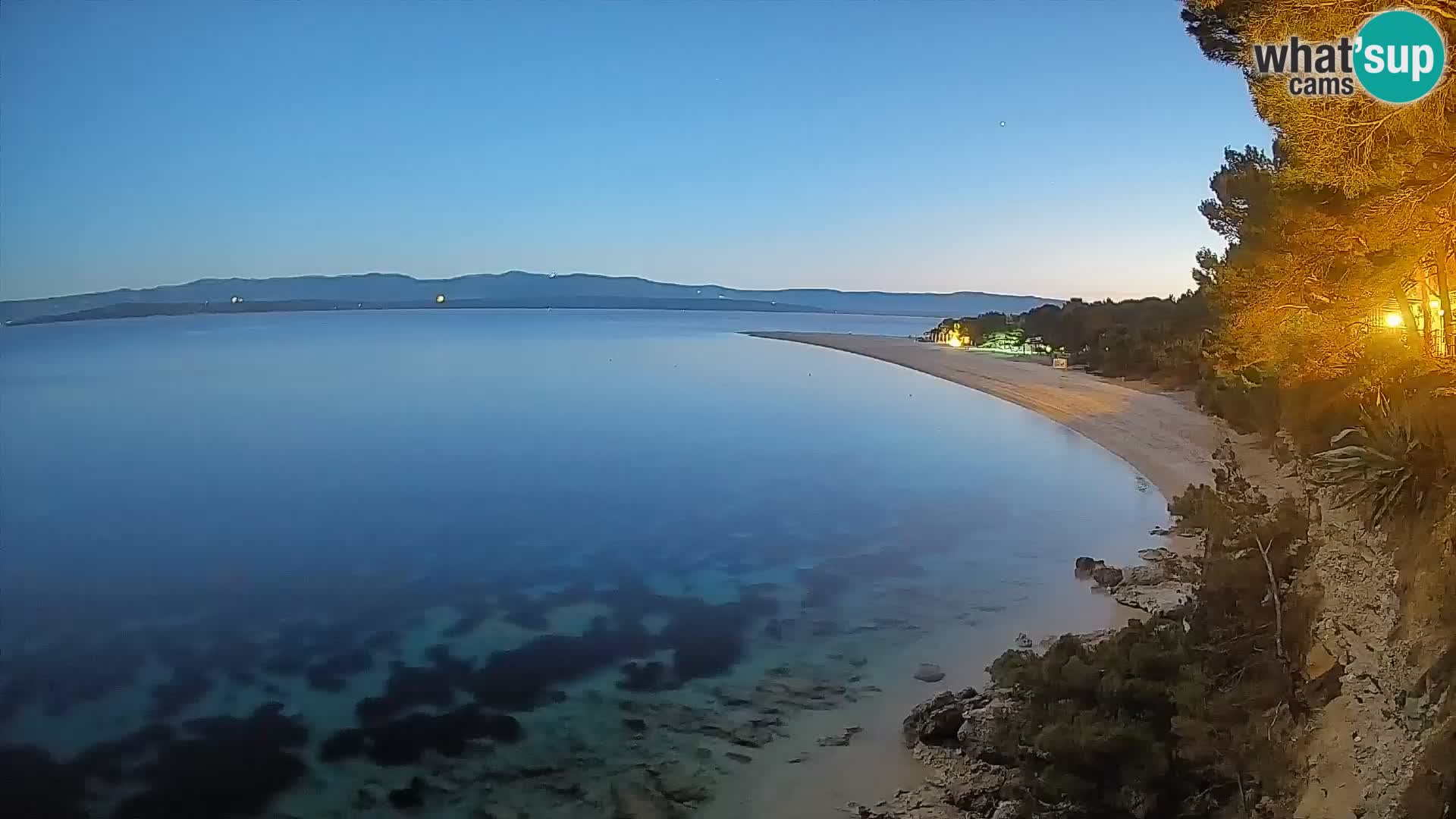 Web kamera Bol Zlatni Rat – Pogled uživo s otoka Brača