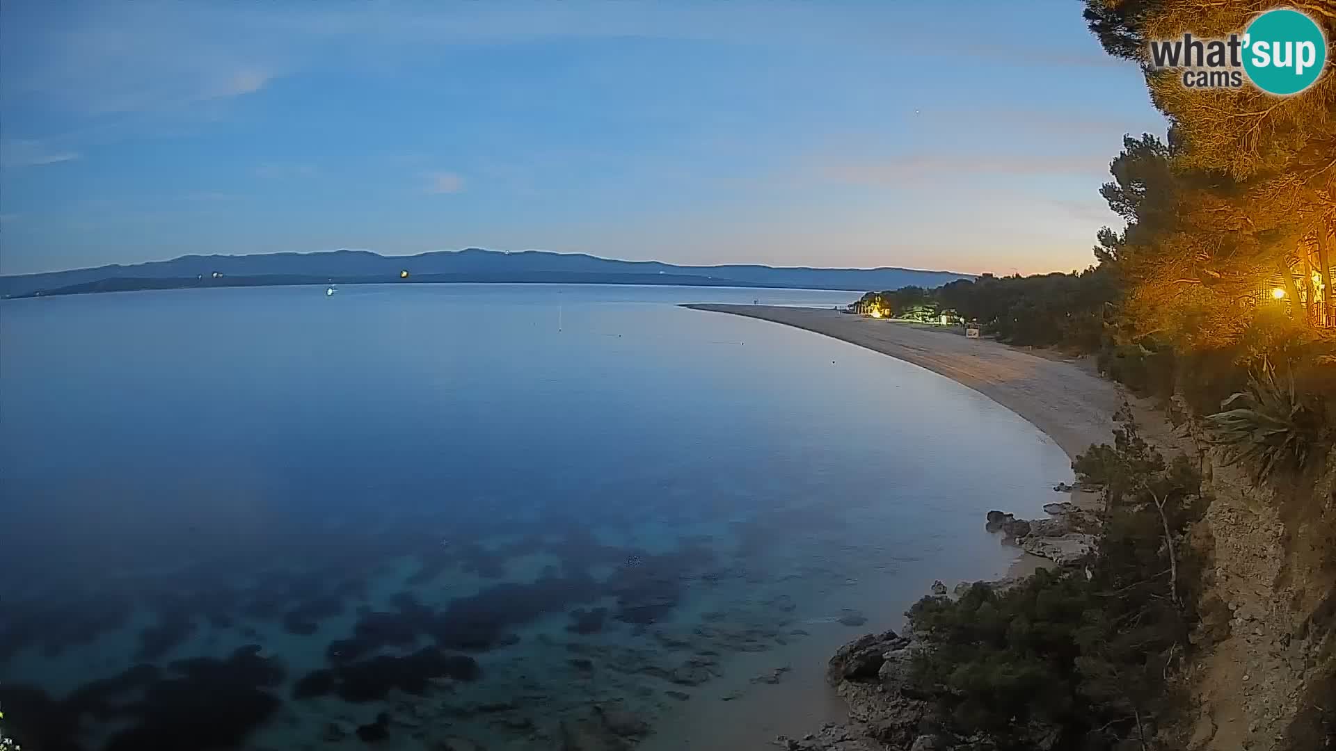 Spletna kamera Bol Zlatni Rat – Pogled v živo z otoka Brač