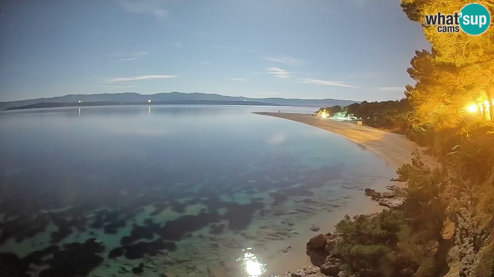 Spletna kamera Bol Zlatni Rat – Pogled v živo z otoka Brač