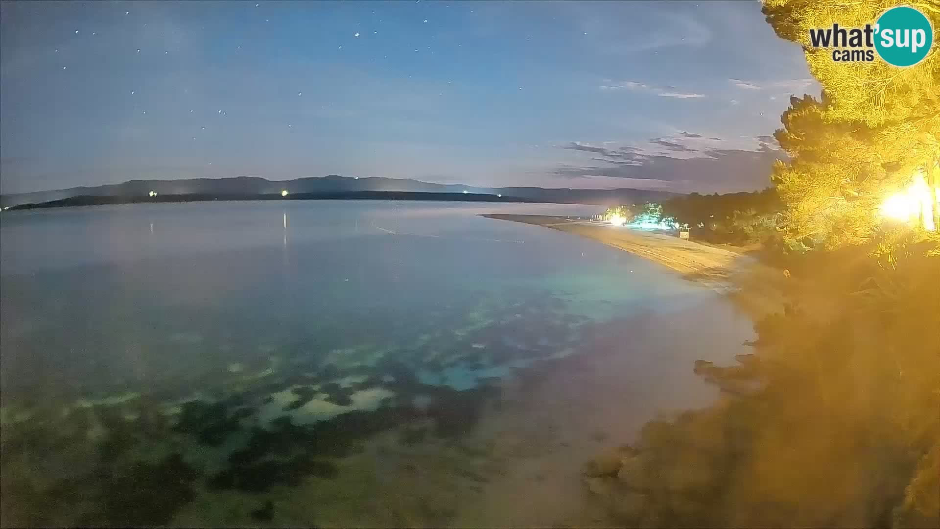 Web kamera Bol Zlatni Rat – Pogled uživo s otoka Brača