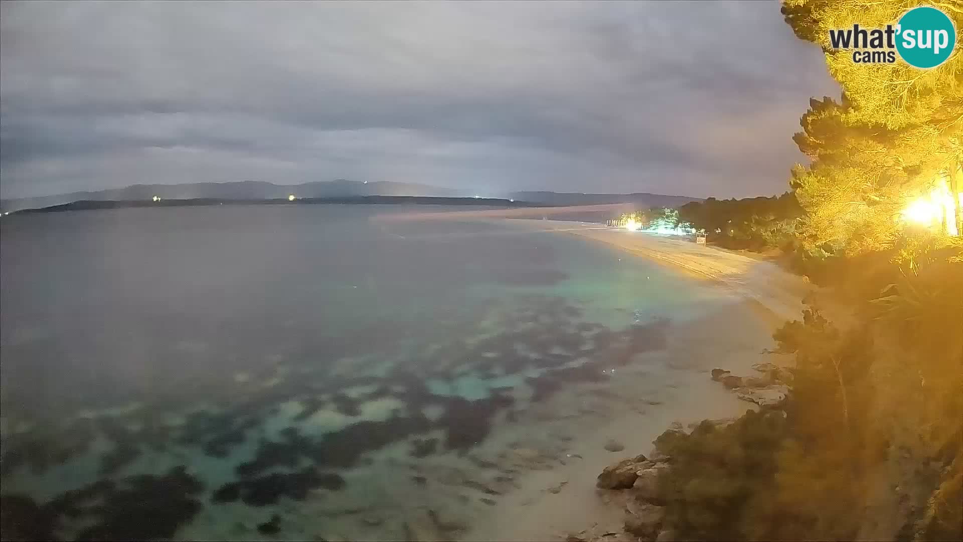 Web kamera Bol Zlatni Rat – Pogled uživo s otoka Brača