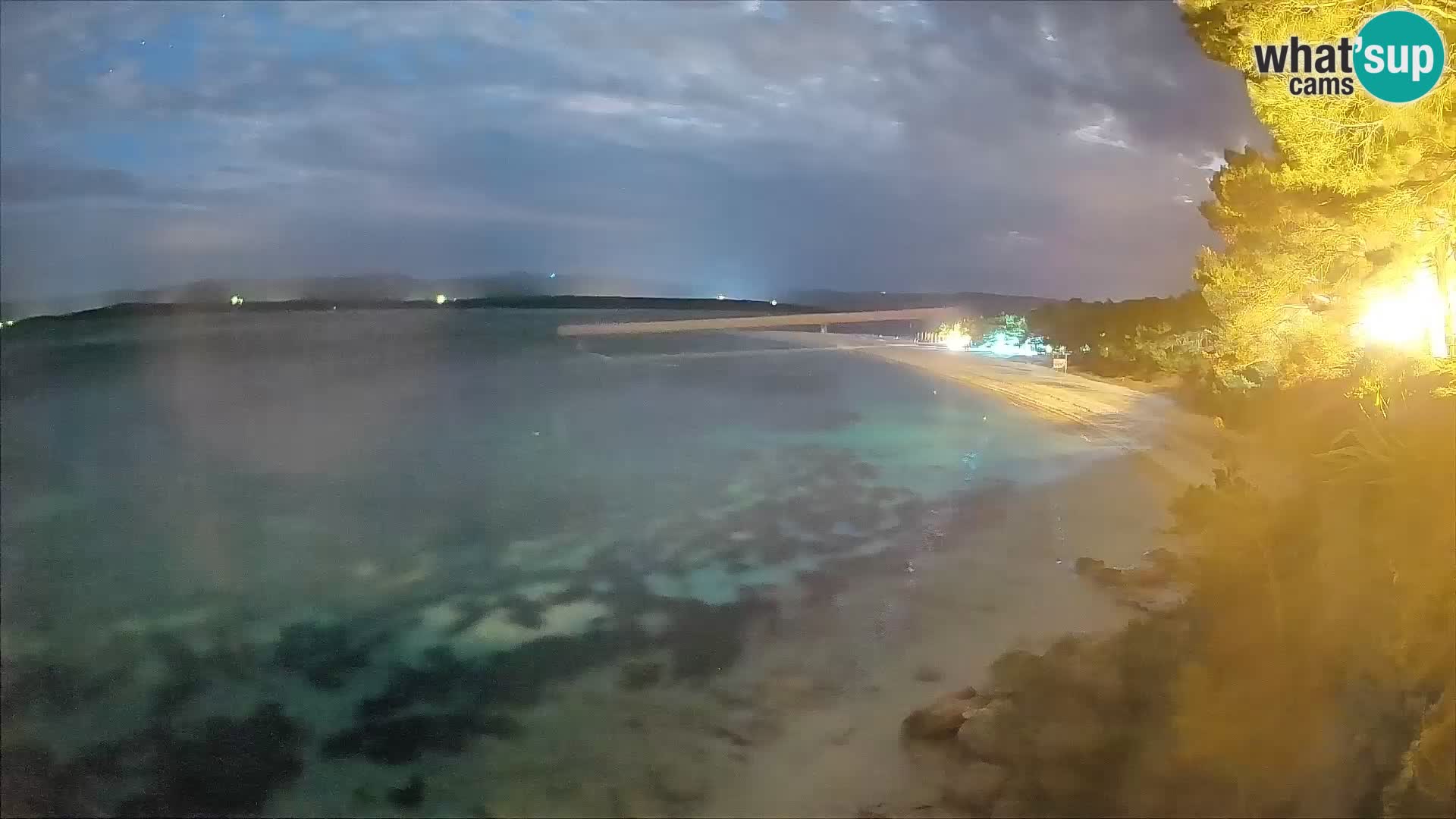 Web kamera Bol Zlatni Rat – Pogled uživo s otoka Brača