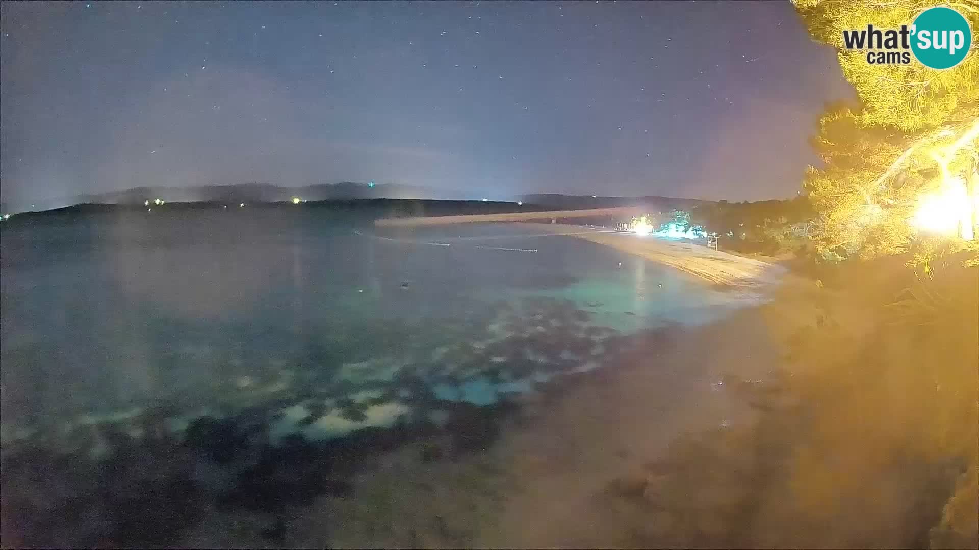 Spletna kamera Bol Zlatni Rat – Pogled v živo z otoka Brač