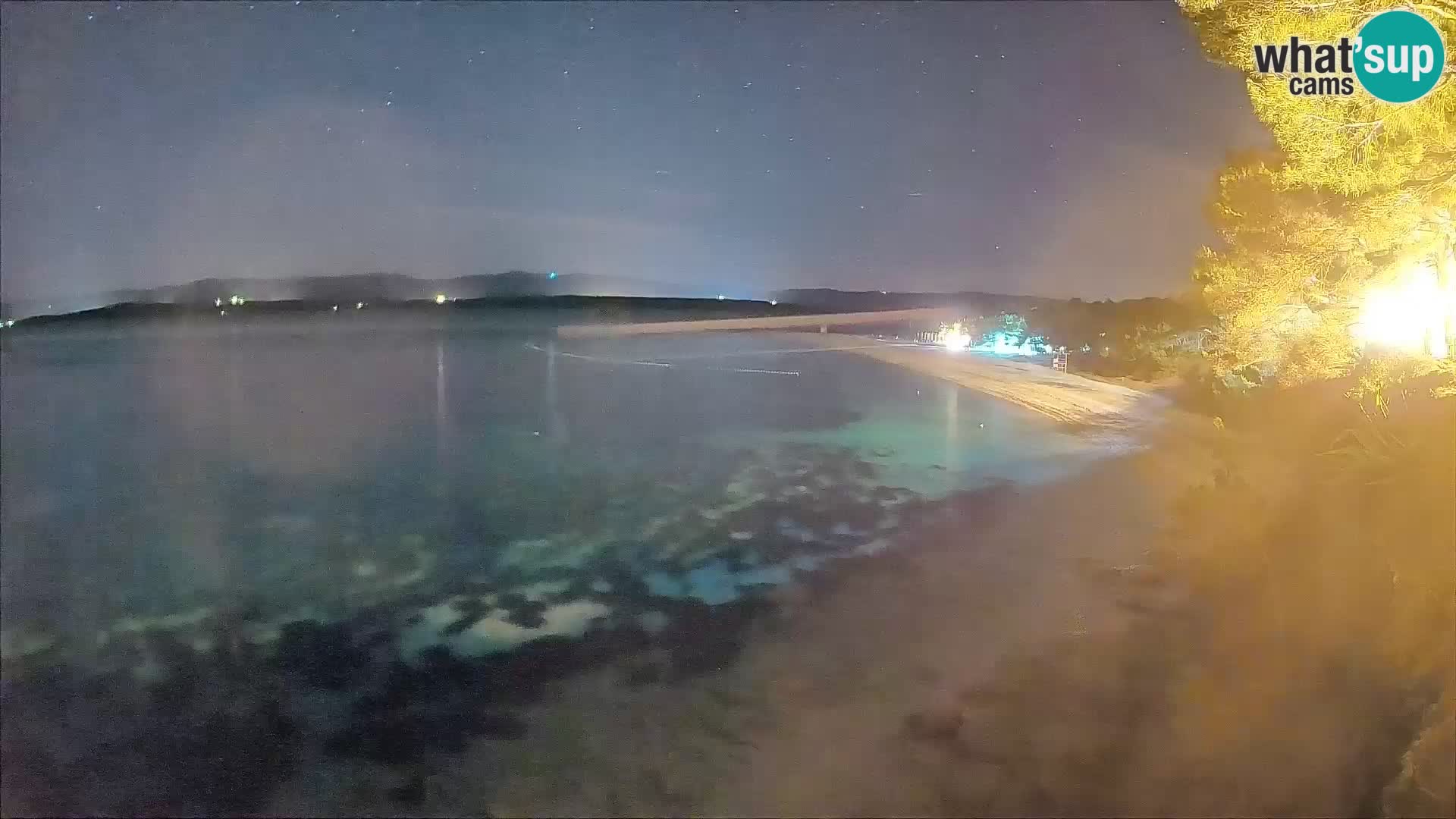 Spletna kamera Bol Zlatni Rat – Pogled v živo z otoka Brač