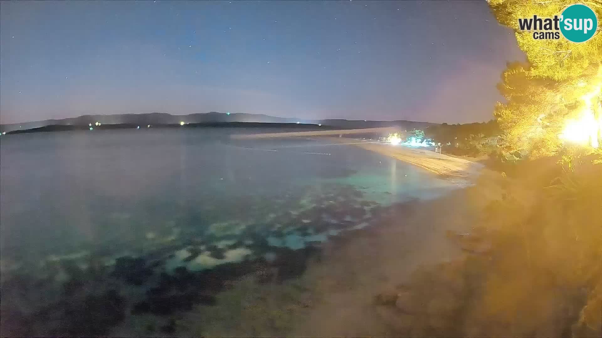 Spletna kamera Bol Zlatni Rat – Pogled v živo z otoka Brač