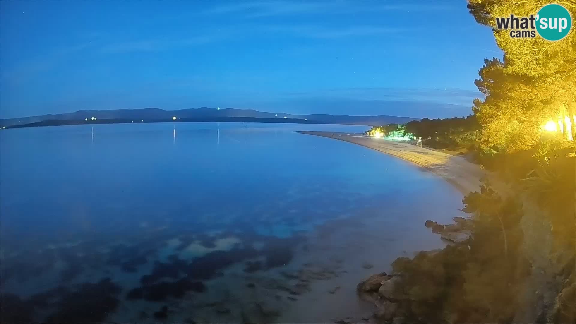 Spletna kamera Bol Zlatni Rat – Pogled v živo z otoka Brač