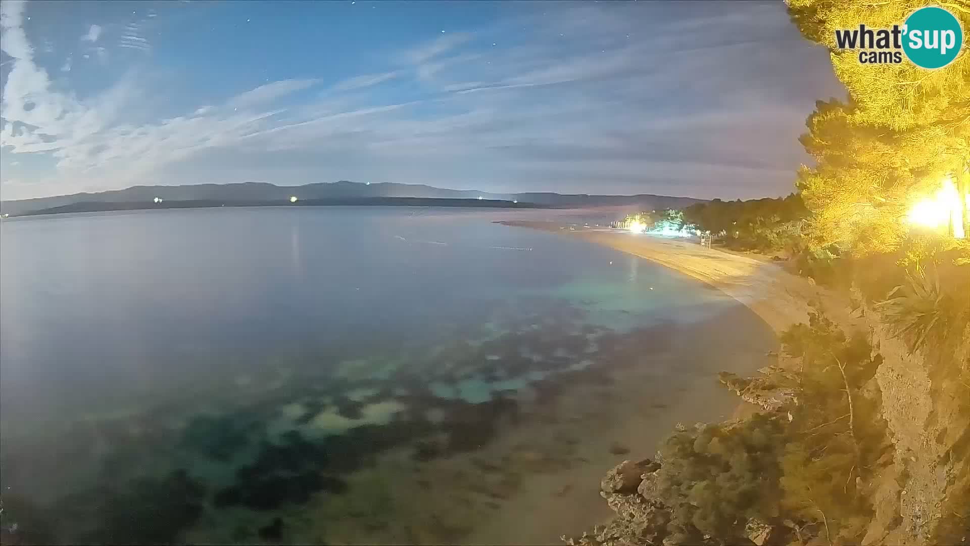 Web kamera Bol Zlatni Rat – Pogled uživo s otoka Brača