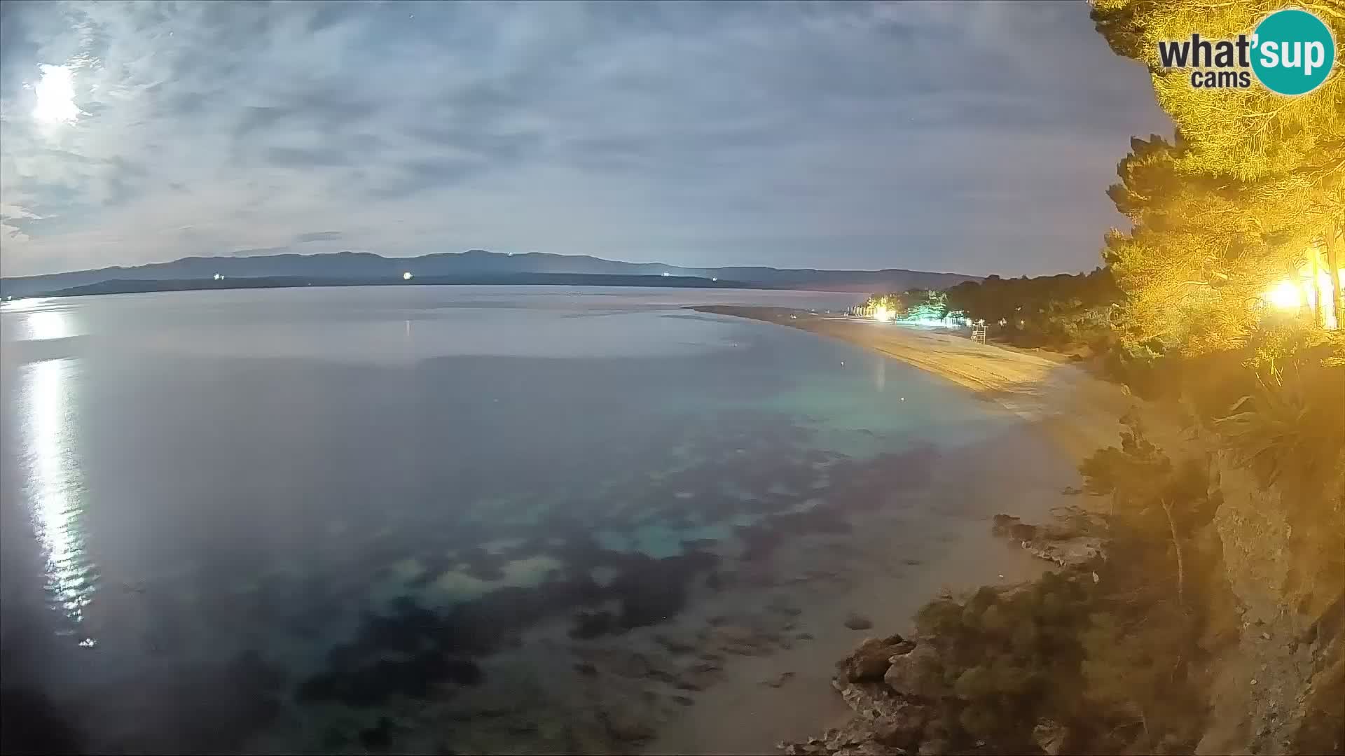 Web kamera Bol Zlatni Rat – Pogled uživo s otoka Brača