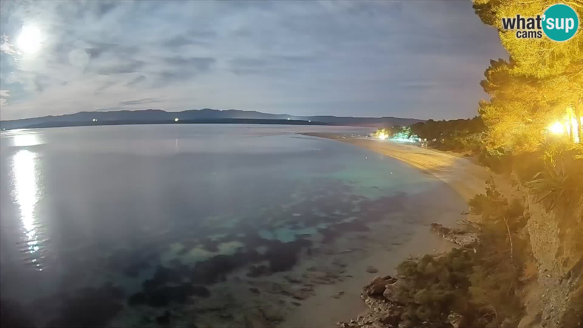 Spletna kamera Bol Zlatni Rat – Pogled v živo z otoka Brač