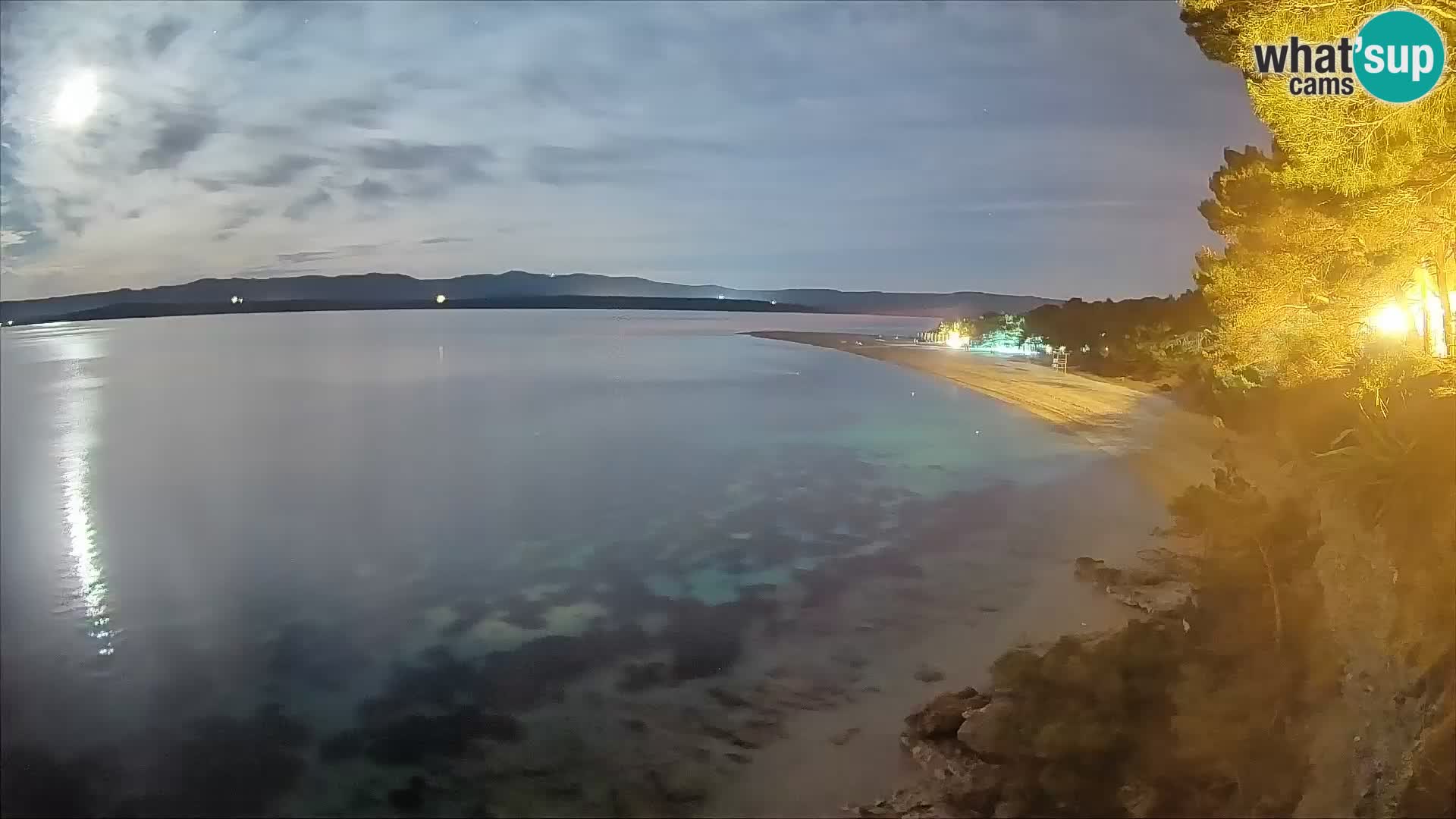 Web kamera Bol Zlatni Rat – Pogled uživo s otoka Brača