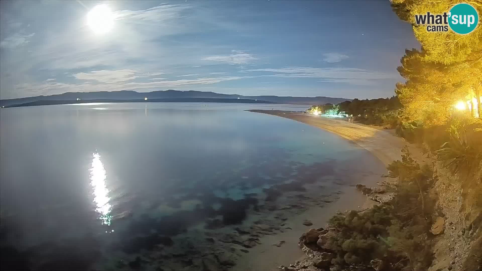 Spletna kamera Bol Zlatni Rat – Pogled v živo z otoka Brač