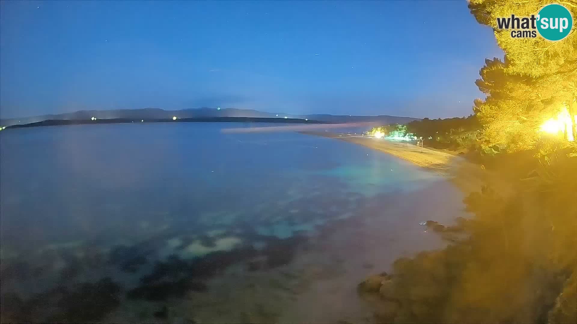 Spletna kamera Bol Zlatni Rat – Pogled v živo z otoka Brač