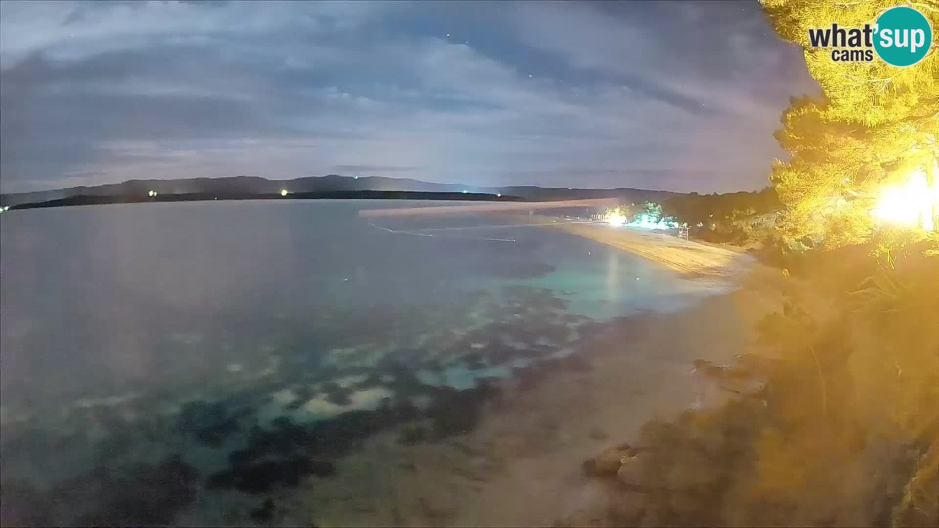 Web kamera Bol Zlatni Rat – Pogled uživo s otoka Brača