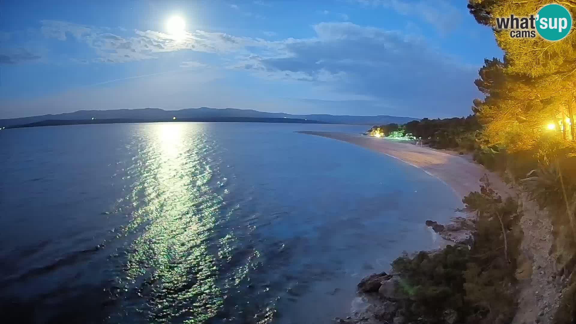 Spletna kamera Bol Zlatni Rat – Pogled v živo z otoka Brač
