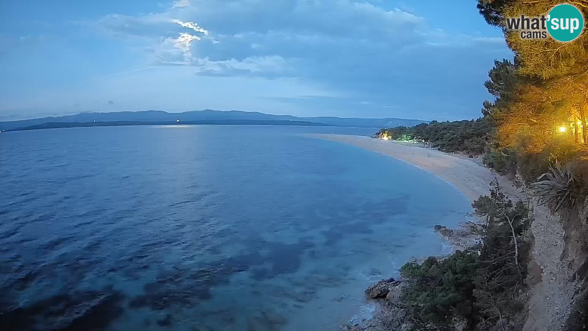 Web kamera Bol Zlatni Rat – Pogled uživo s otoka Brača