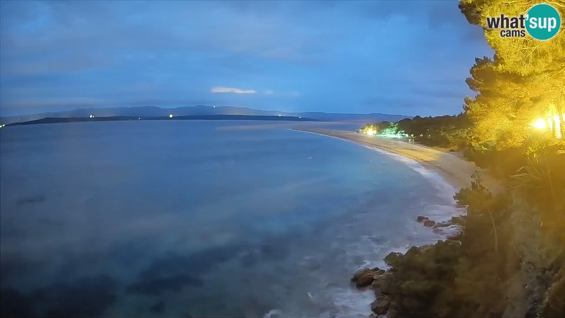Spletna kamera Bol Zlatni Rat – Pogled v živo z otoka Brač