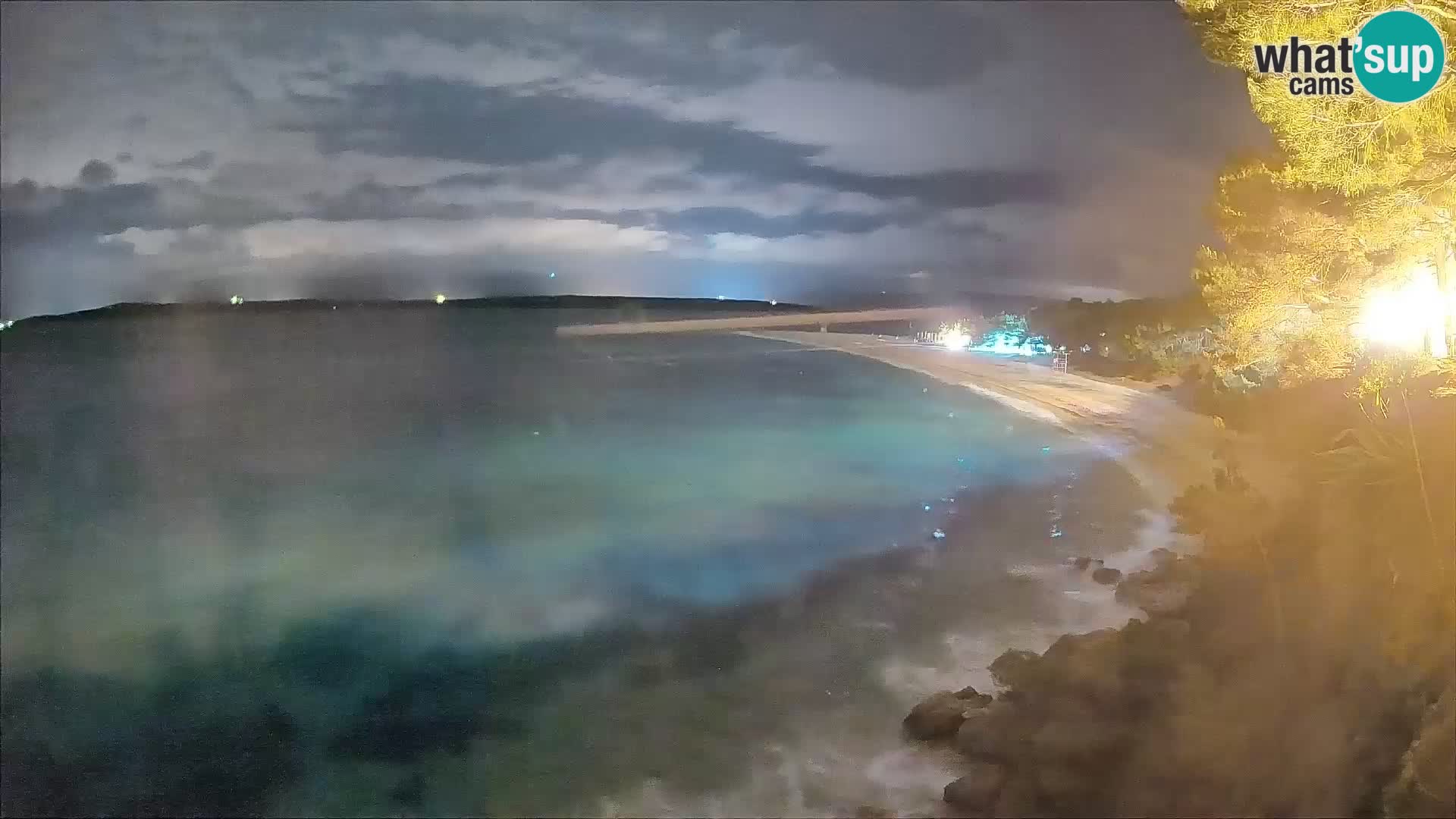 Spletna kamera Bol Zlatni Rat – Pogled v živo z otoka Brač