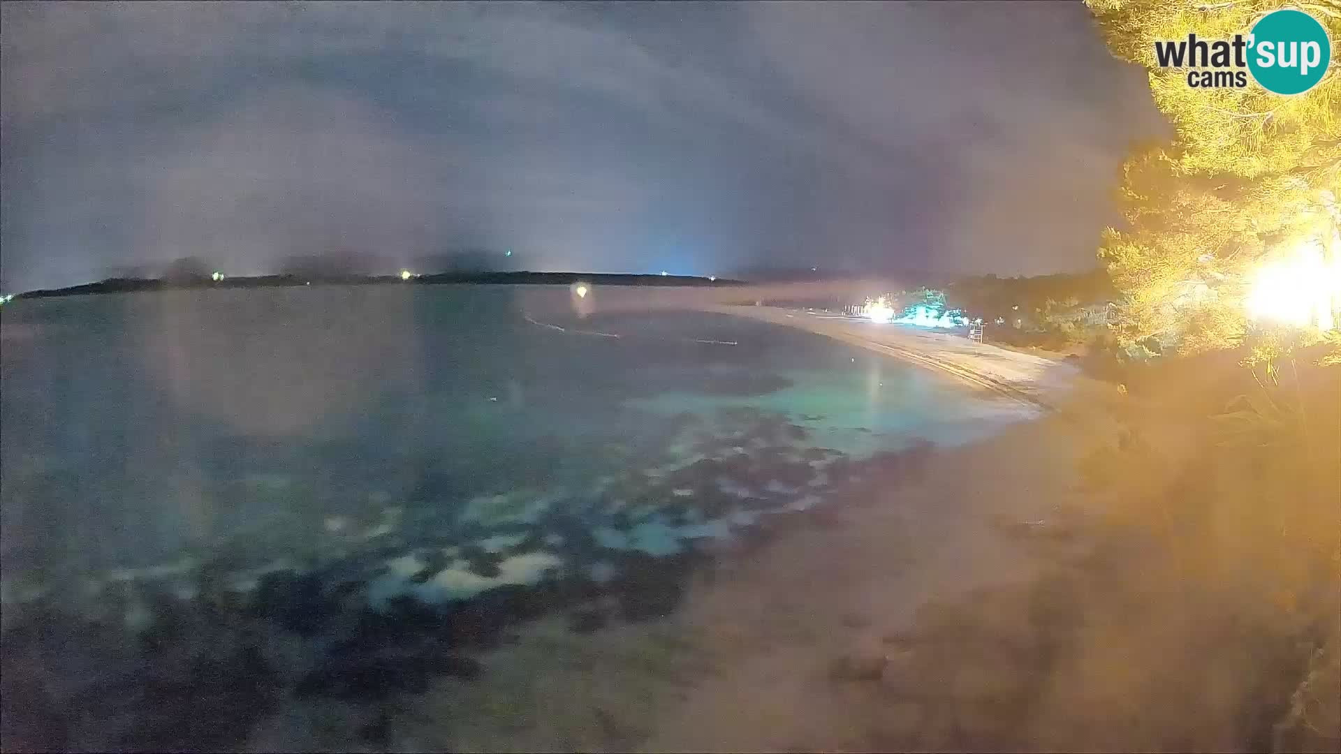Spletna kamera Bol Zlatni Rat – Pogled v živo z otoka Brač
