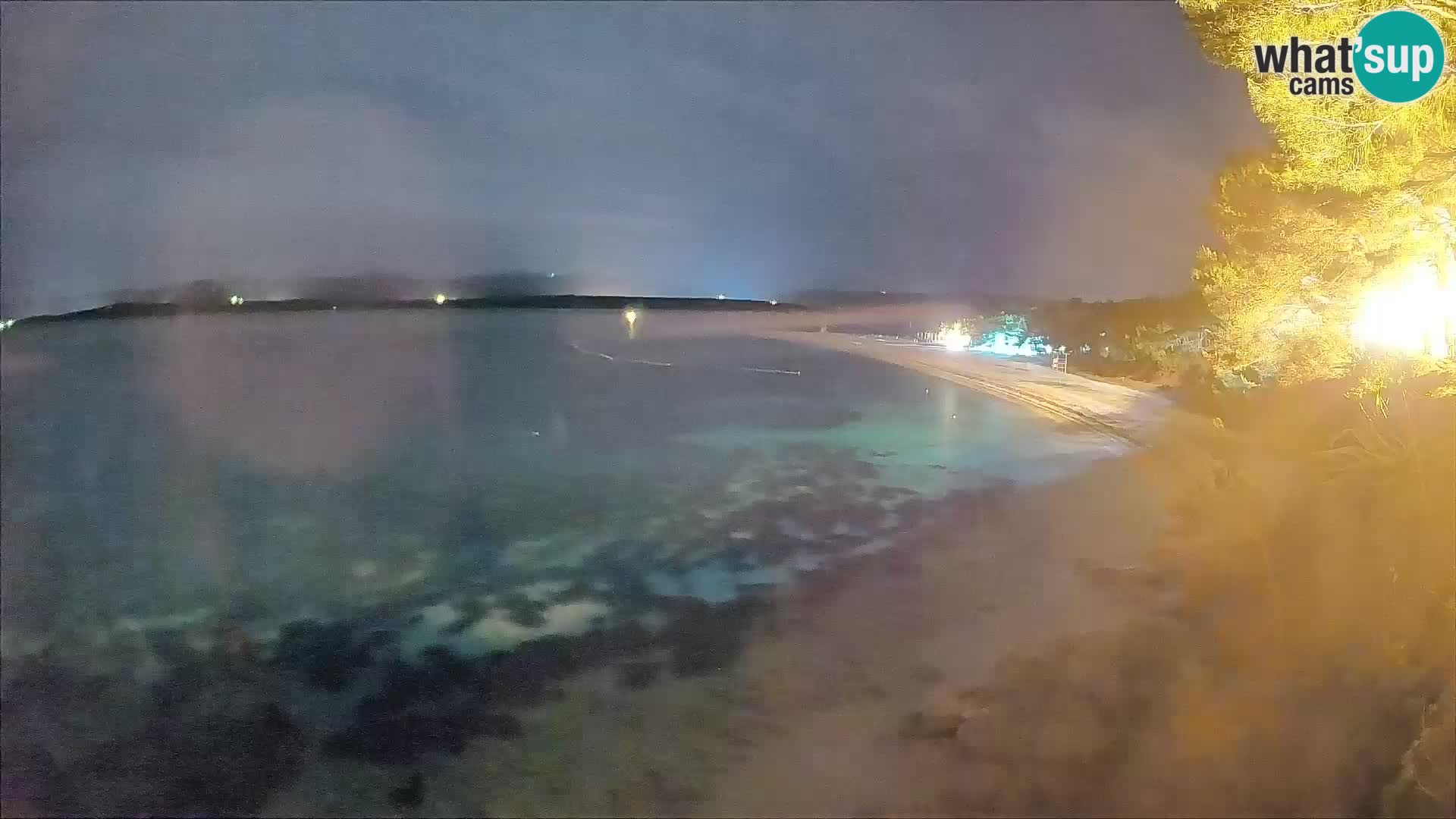 Web kamera Bol Zlatni Rat – Pogled uživo s otoka Brača