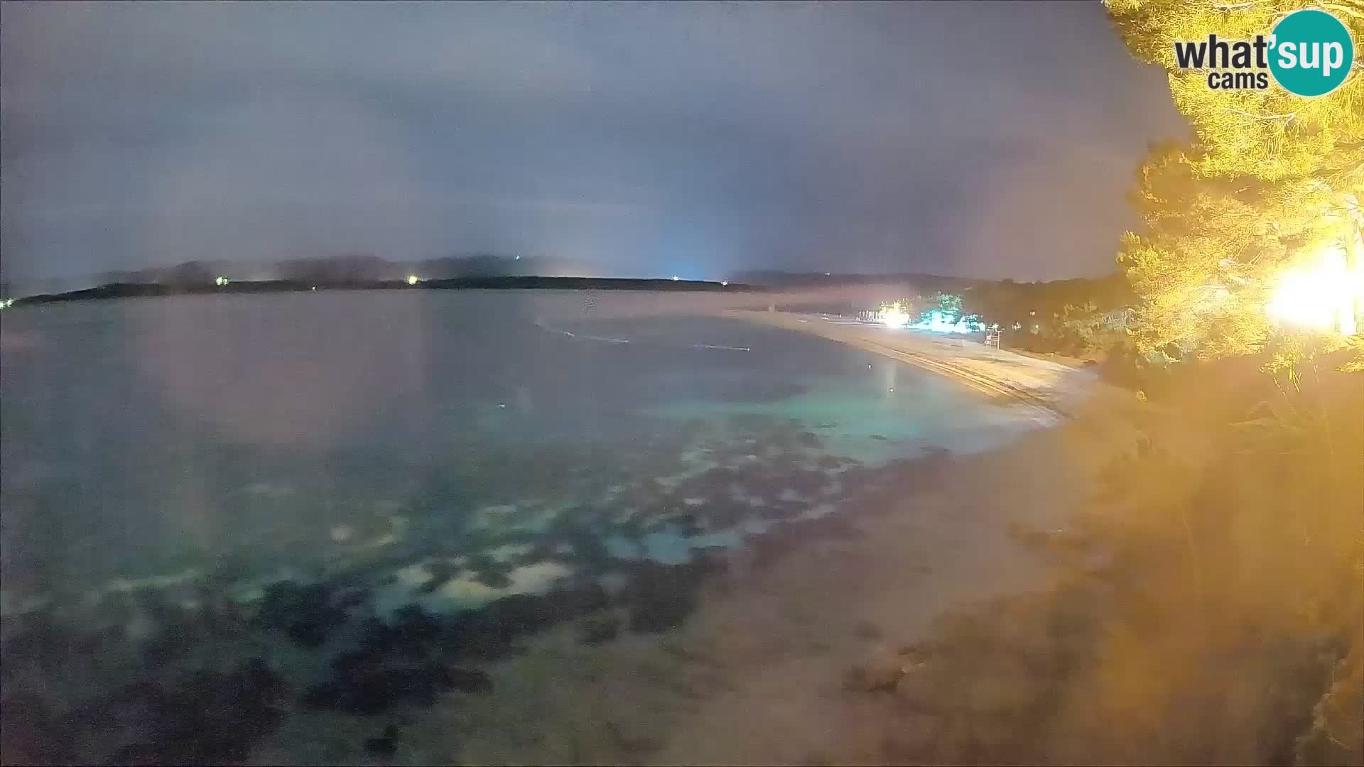 Spletna kamera Bol Zlatni Rat – Pogled v živo z otoka Brač