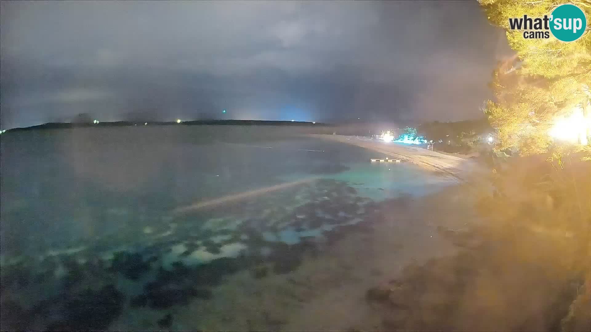 Spletna kamera Bol Zlatni Rat – Pogled v živo z otoka Brač