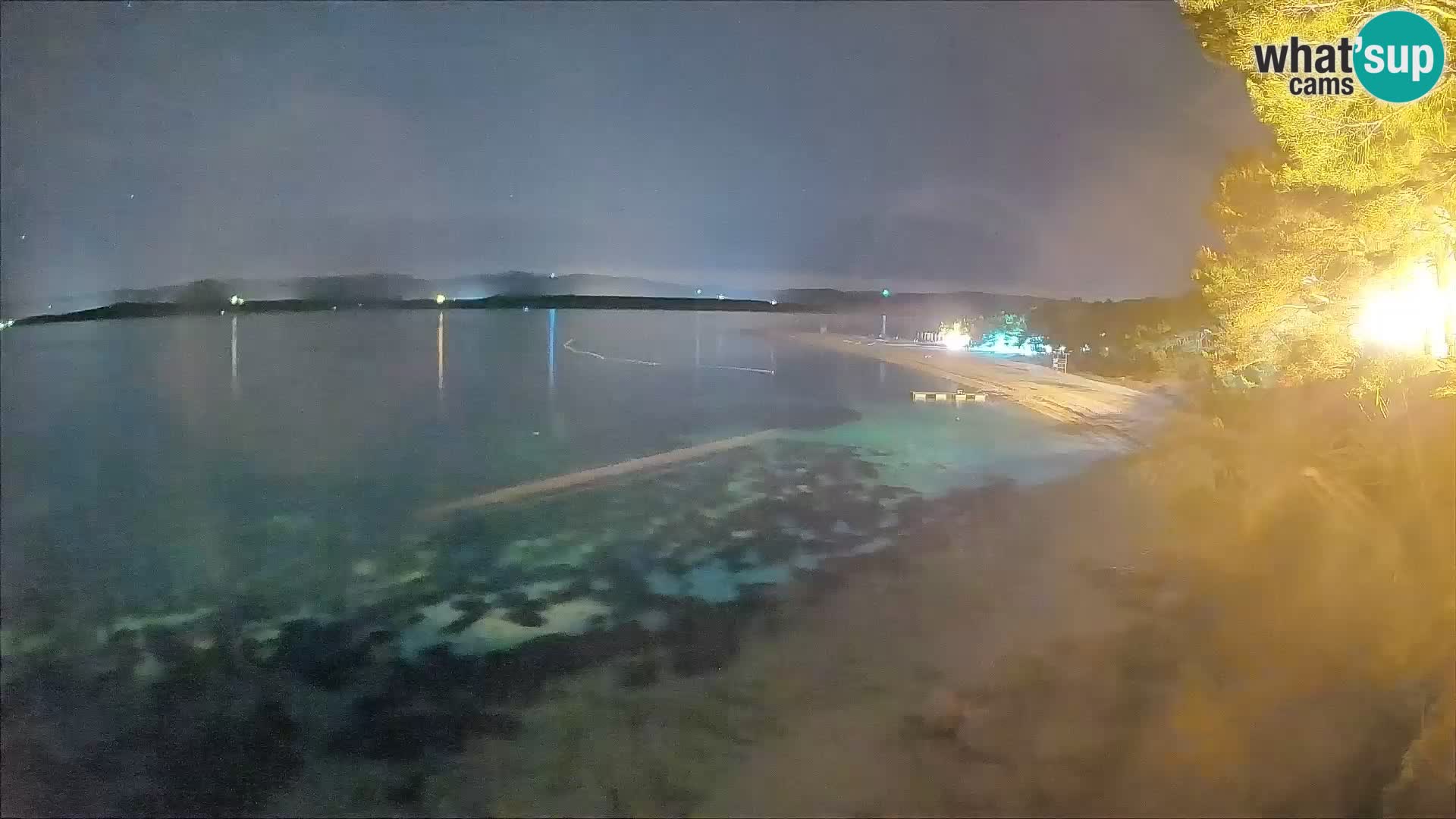 Web kamera Bol Zlatni Rat – Pogled uživo s otoka Brača