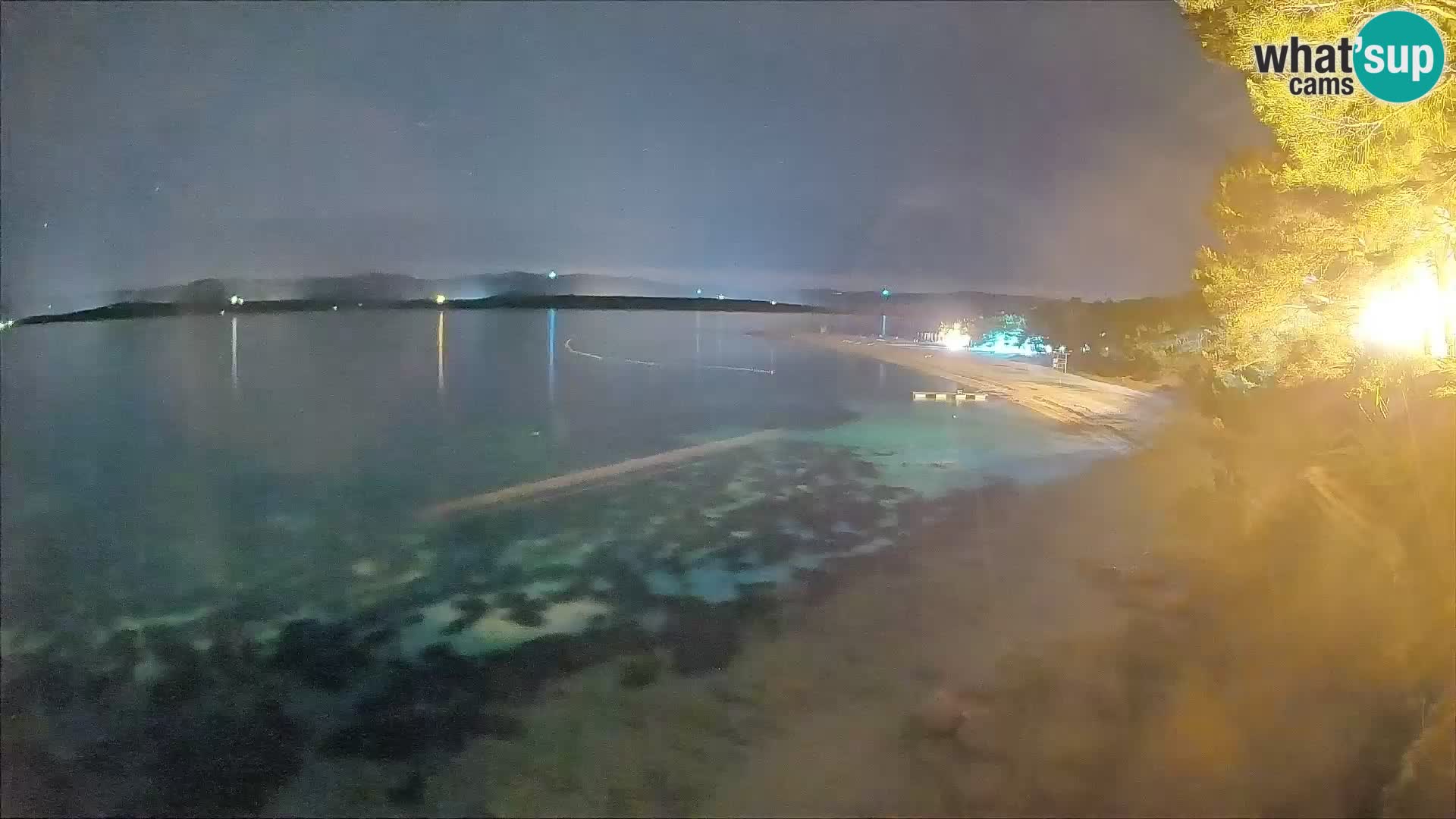 Spletna kamera Bol Zlatni Rat – Pogled v živo z otoka Brač