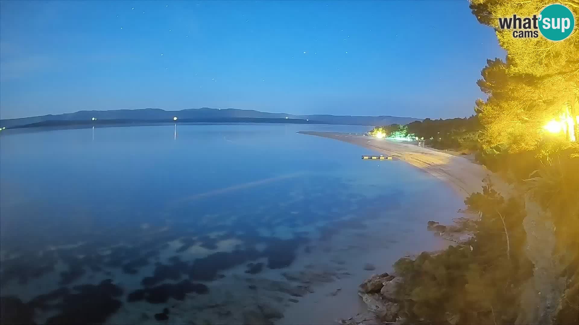 Web kamera Bol Zlatni Rat – Pogled uživo s otoka Brača