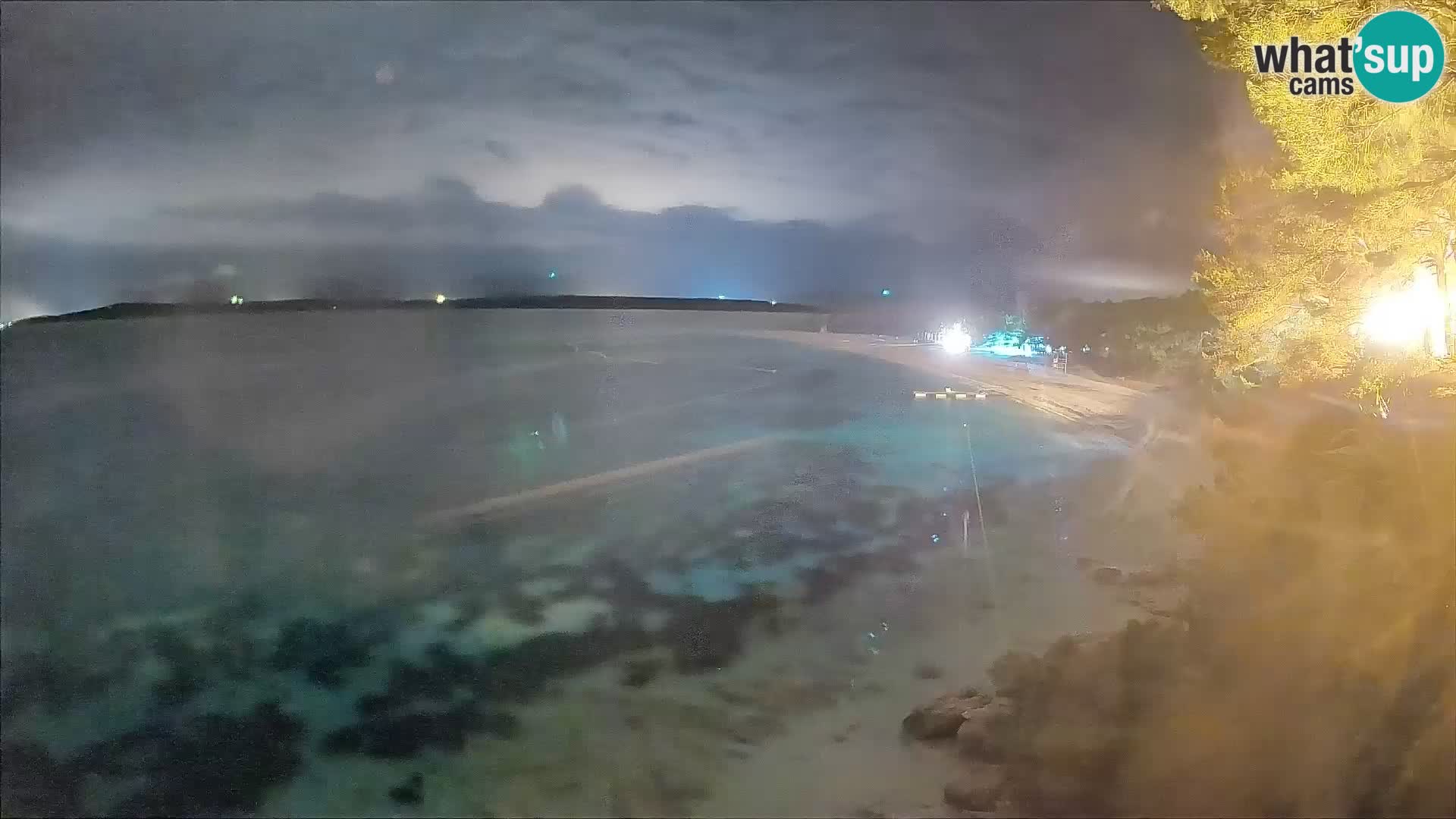 Web kamera Bol Zlatni Rat – Pogled uživo s otoka Brača