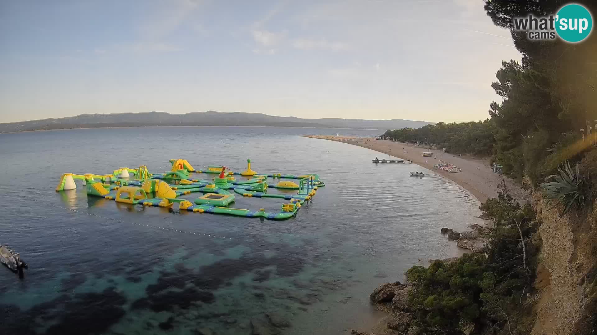 Web kamera Bol Zlatni Rat – Pogled uživo s otoka Brača