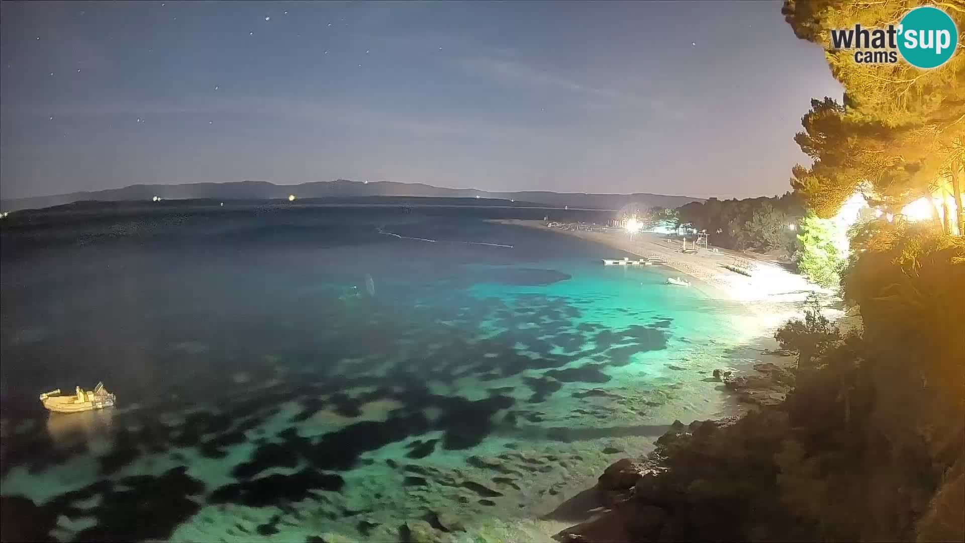 Spletna kamera Bol Zlatni Rat – Pogled v živo z otoka Brač