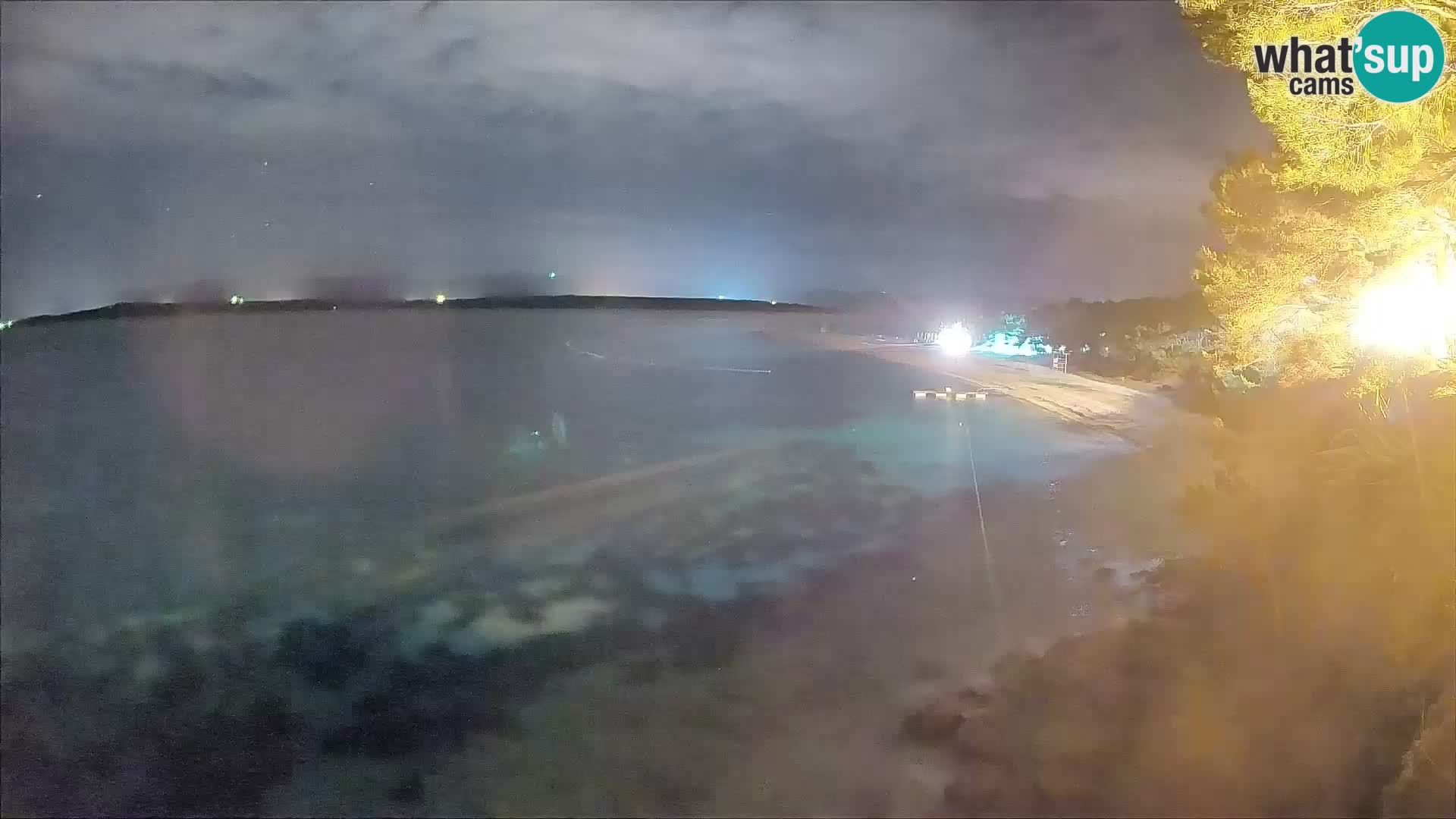 Spletna kamera Bol Zlatni Rat – Pogled v živo z otoka Brač