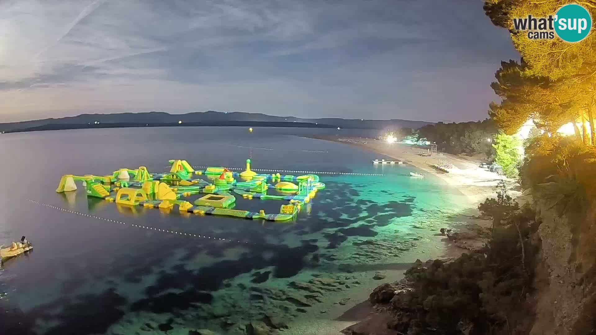 Spletna kamera Bol Zlatni Rat – Pogled v živo z otoka Brač