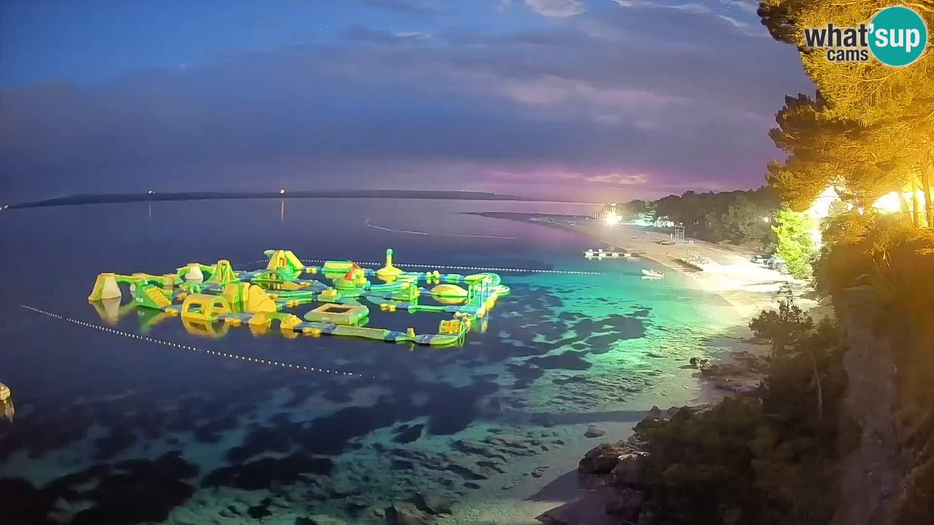 Spletna kamera Bol Zlatni Rat – Pogled v živo z otoka Brač