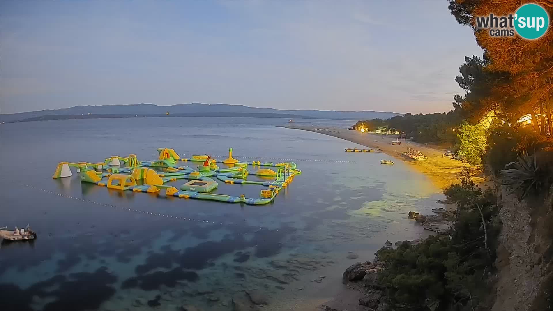 Spletna kamera Bol Zlatni Rat – Pogled v živo z otoka Brač
